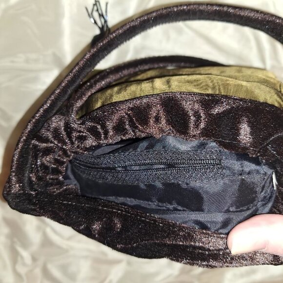 Joy Oy Drawstring Bag with Rosettes - Picture 3 of 4